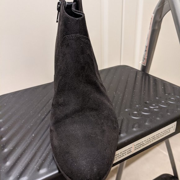 Old Navy Waterproof Booties - Picture 13 of 13